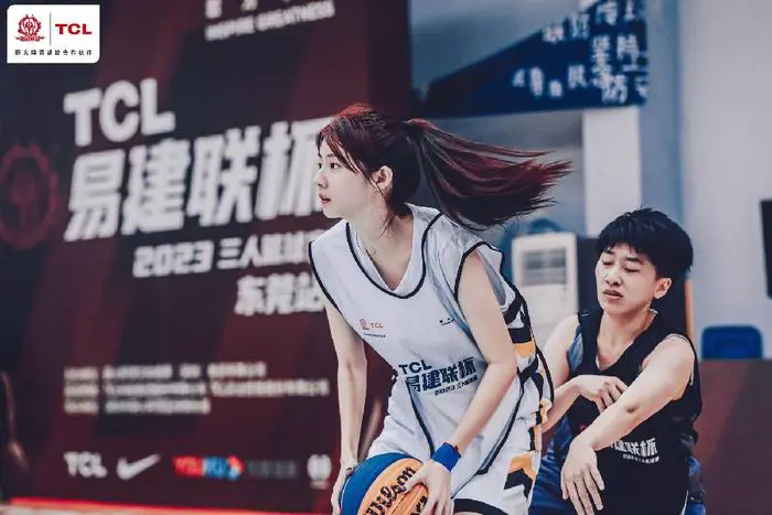 业余篮球爱好者在哪里可以找到表演赛资源_0