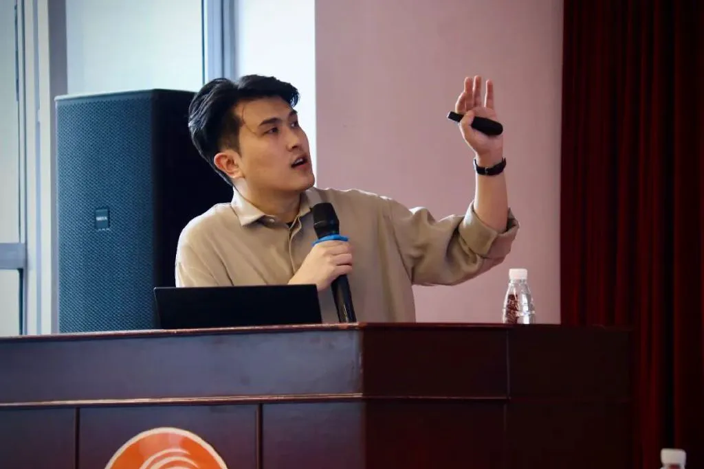学生篮球队如何有效使用战术板_0